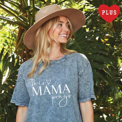 this-mama-prays-graphic-tee-light-grey-plus-sizes