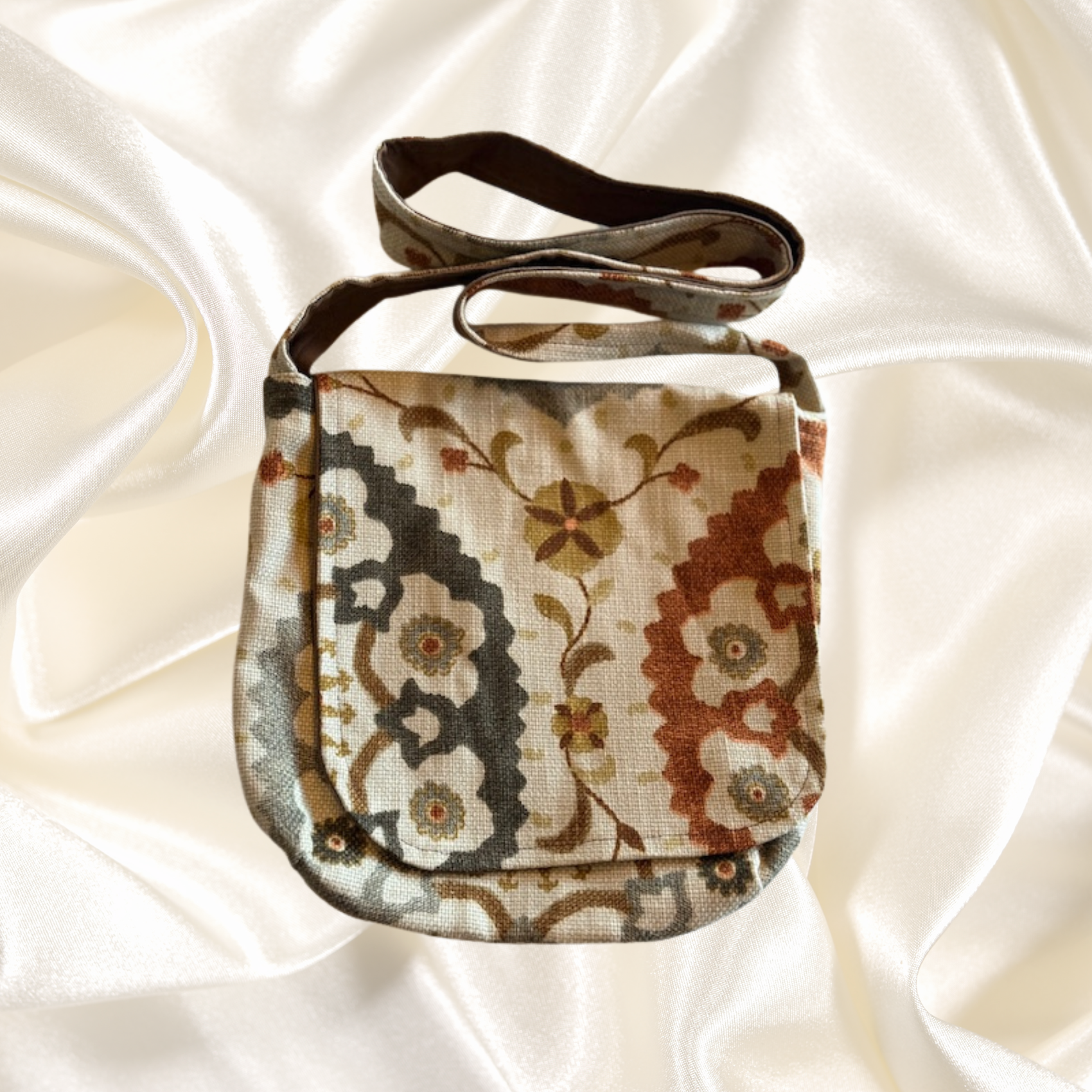 Tote Cloth Handmade by Mary Tan Colorful Bag
